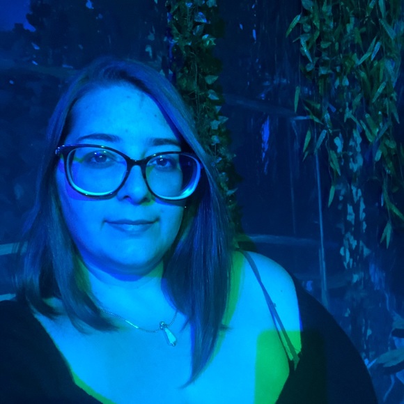 Meet your Posher, Krista - Picture 2 of 2